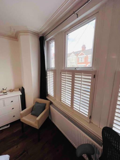 Lovely 2 Bedroom Ground Floor Flat With Garden. Londra Dış mekan fotoğraf