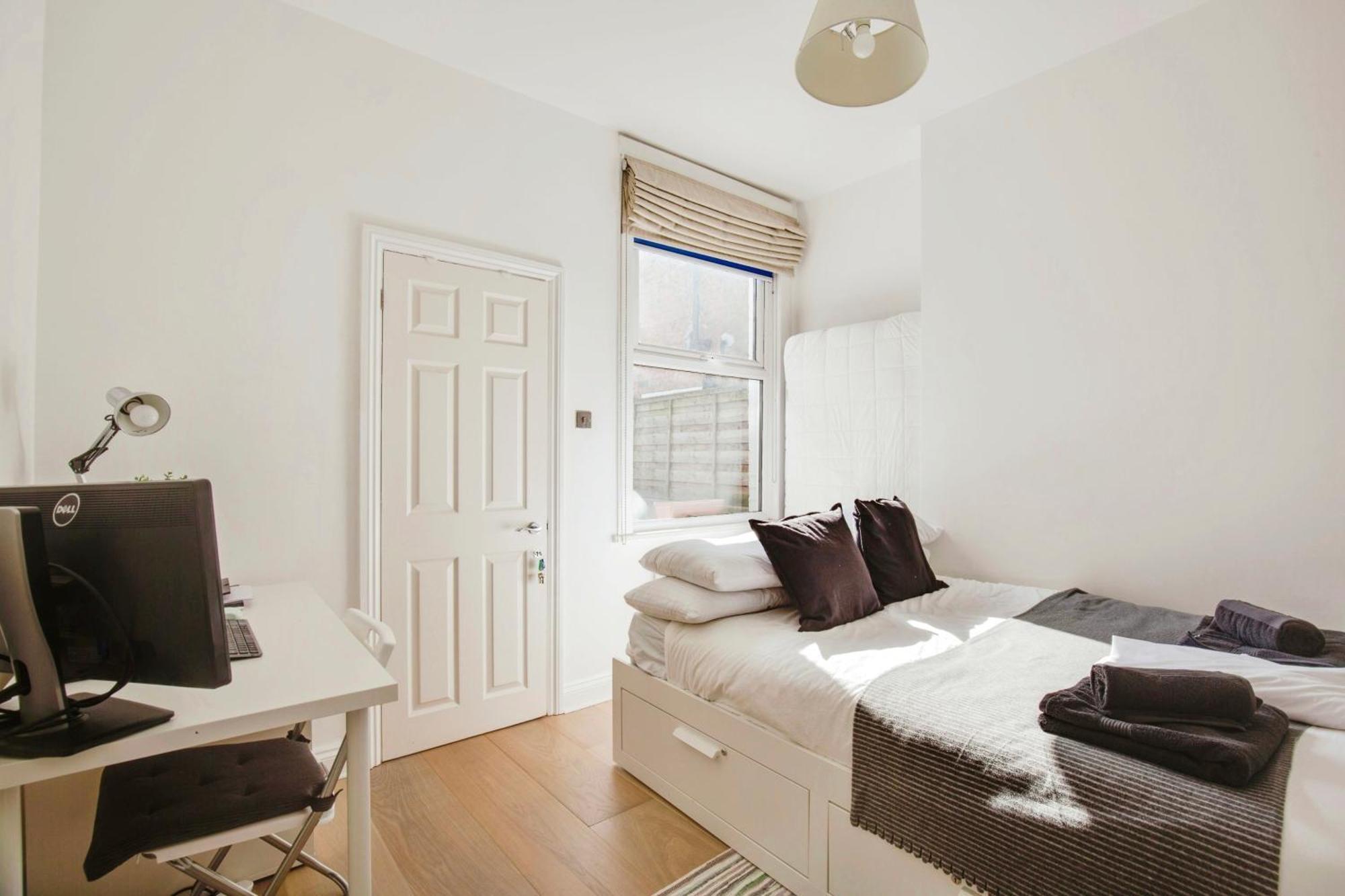Lovely 2 Bedroom Ground Floor Flat With Garden. Londra Dış mekan fotoğraf